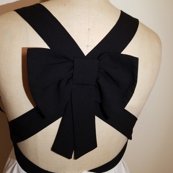 Cutout detail dress w criss cross back & bow NWT - Picture 2 of 8